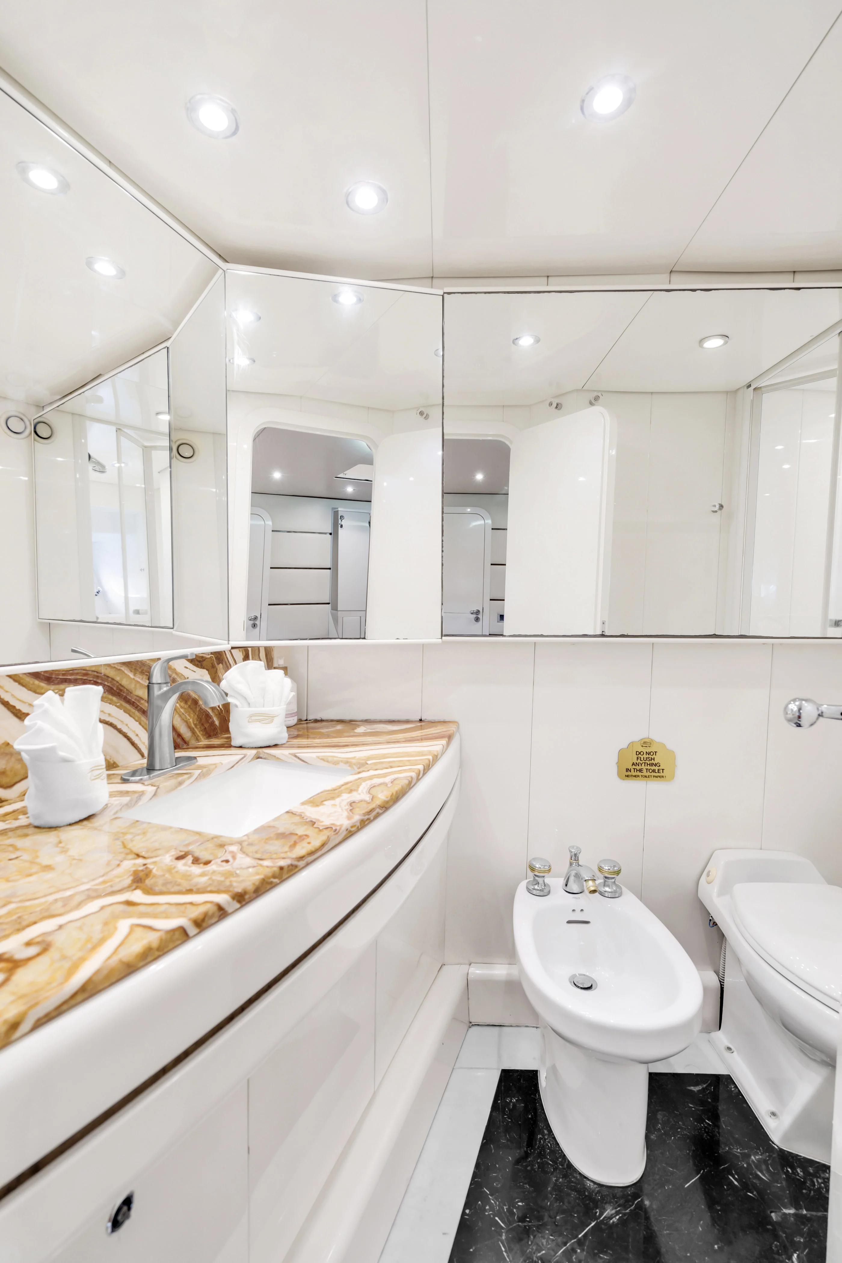 85ft Baia premium styling